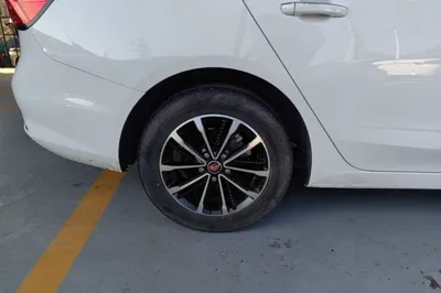 Roewe i5