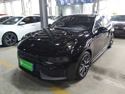 Lynk & Co 03
