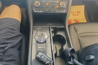 Ford Taurus