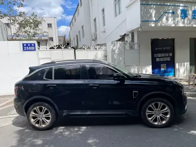 Lynk & Co 01