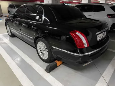 Kia Opirus