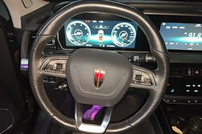 Hongqi HS5