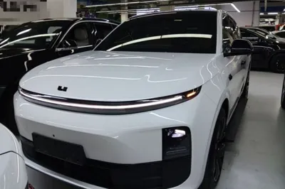 Li Auto L6