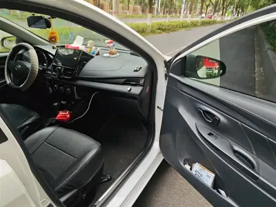Toyota Yaris L