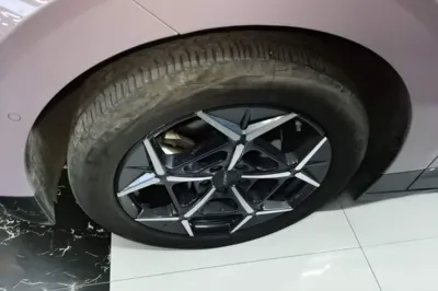 Lynk & Co Z20