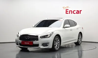 Infiniti Q70