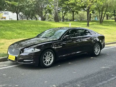 Jaguar XJ