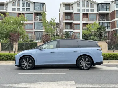 Li Auto 理想i8