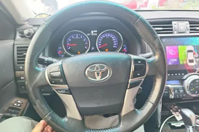 Toyota Reiz