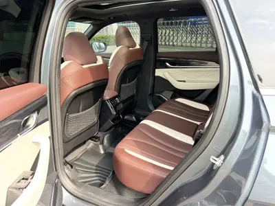 Geely Xingyue L