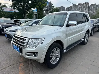 Mitsubishi Pajero (Import)