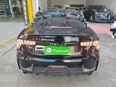 Lynk & Co 03