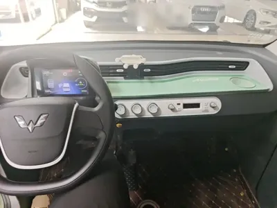 Wuling MINIEV
