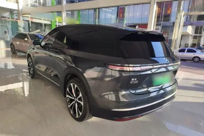 Nio ES8