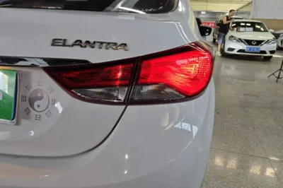 Hyundai Elantra (5th Generation