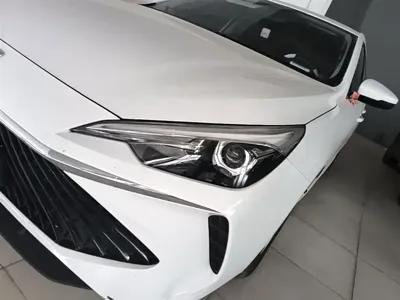 Roewe i5