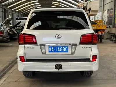 Lexus LX