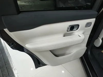 Leapmotor C16