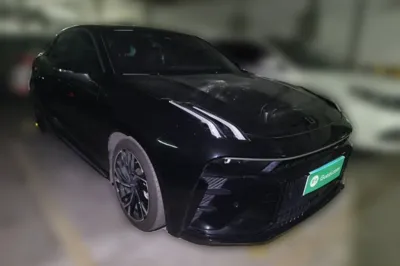 Lynk & Co 03