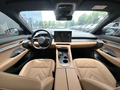 Zeekr 001