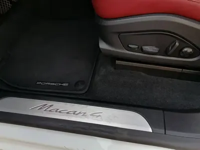Porsche Macan EV