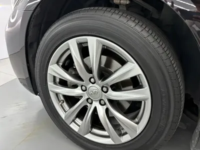 Infiniti Q70