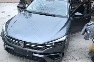 Roewe i5