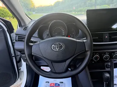 Toyota Yaris L