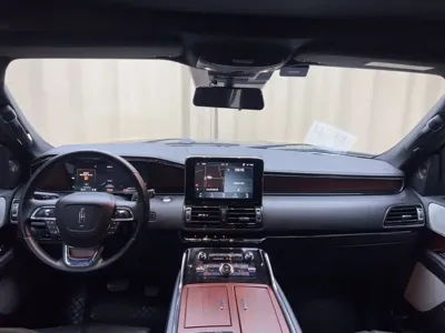 Lincoln Navigator