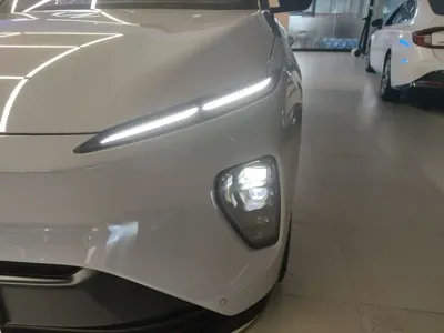 Nio ES8