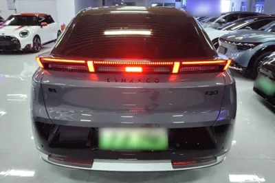 Lynk & Co Z20