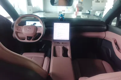Nio EC6