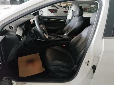Roewe i5