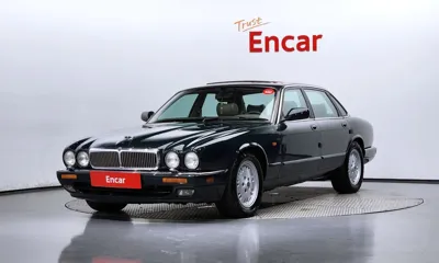 Jaguar XJ-6