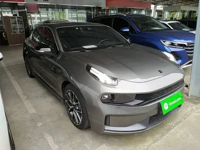 Lynk & Co 03