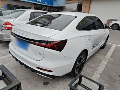 Roewe i5