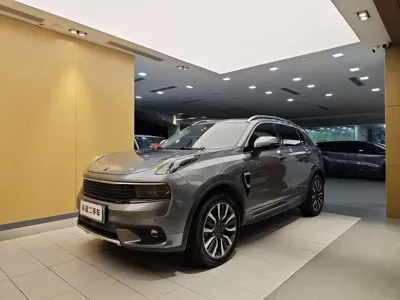 Lynk & Co 01 EM-P