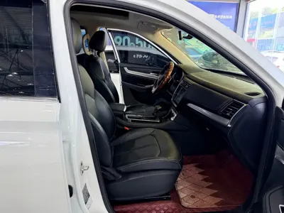 Roewe RX8