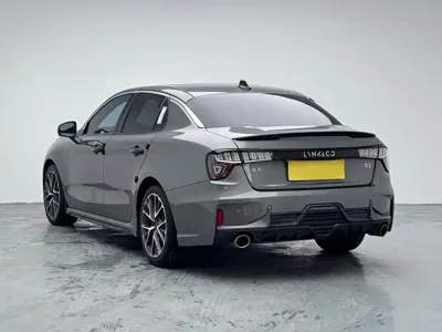 Lynk & Co 03