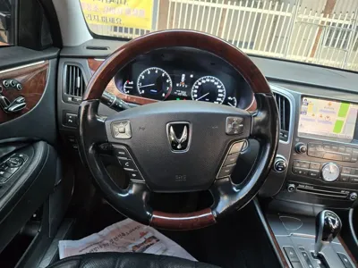 Hyundai Equus