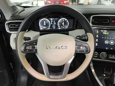 Lynk & Co 01