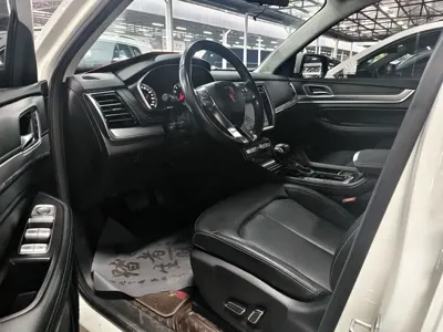 Roewe RX8