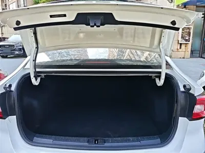 Roewe i5