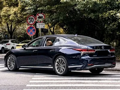 Lexus LS