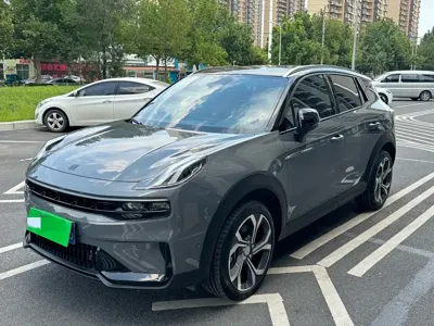 Lynk & Co 06