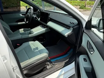 Roewe 荣威D6