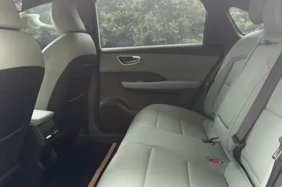Roewe D6