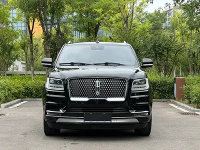 Lincoln Navigator
