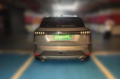 Lynk & Co 06