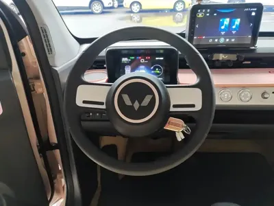Wuling MINIEV
